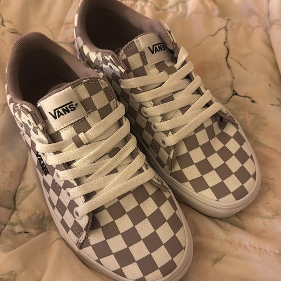 Brand new purple and white checkered Vans, size 7 - Picture 2 of 3